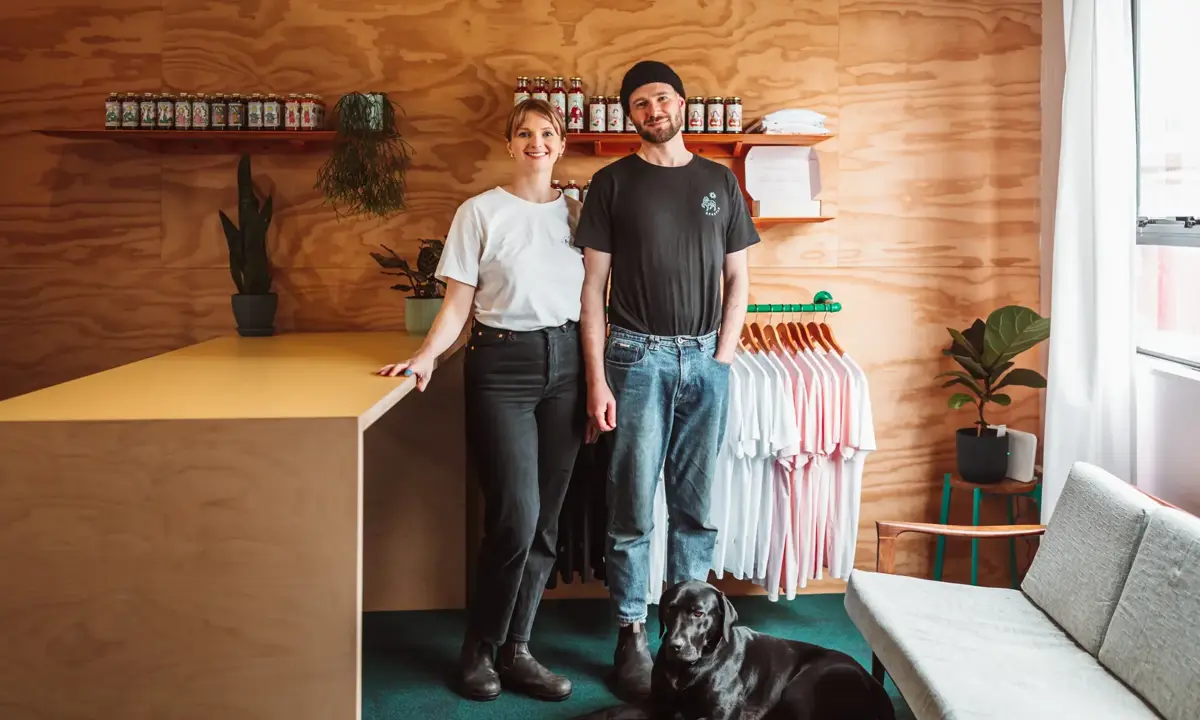 Apostle Hot Sauce 08 Mat And Lydia 2