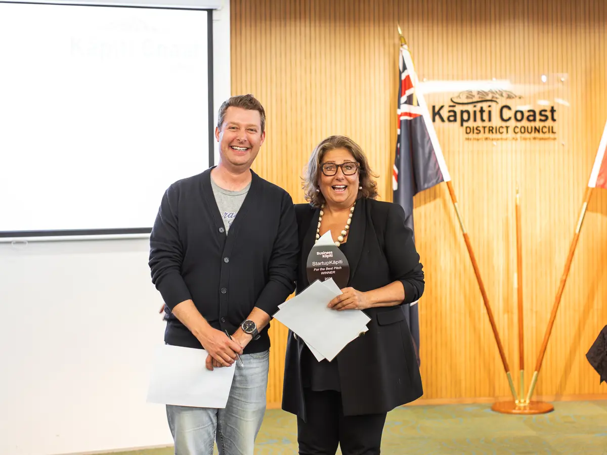 Startupdragonsdenallmarch25 (202) Jon And Eloise